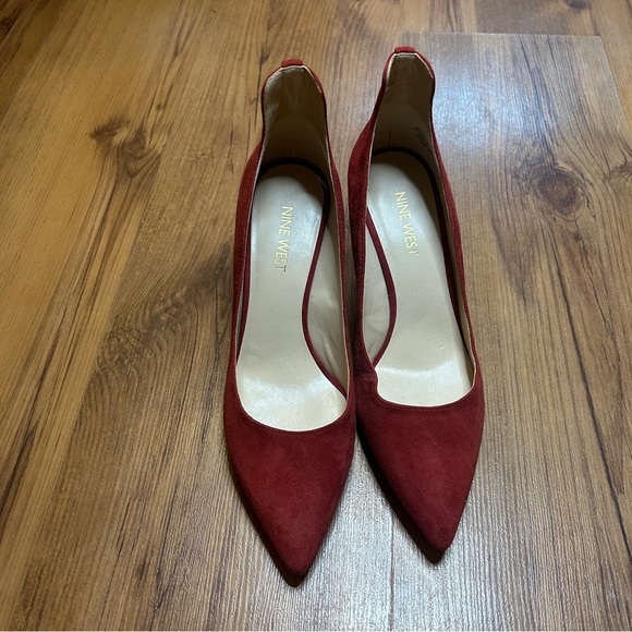 Nine west Kitten Heel Pumps Velvet Red Size 6 - Picture 4 of 6